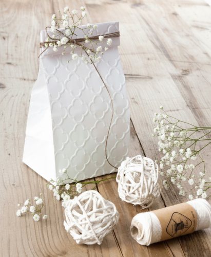 Preview: 10 Weiße Geschenktüten geprägt mit PALAST Muster